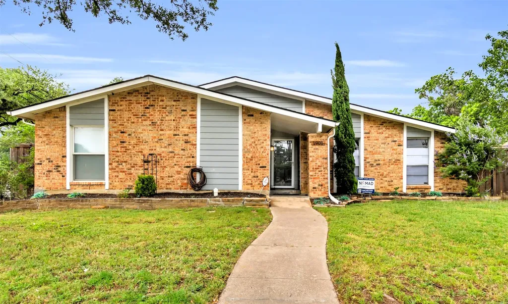 1901 Paxton Drive Carrollton TX 75007