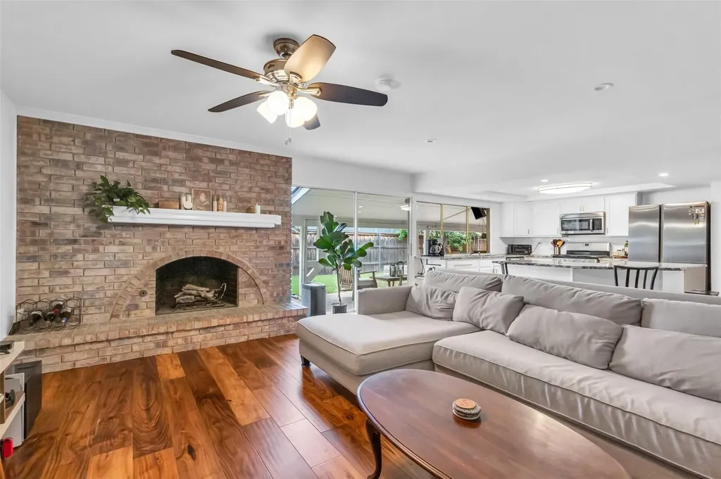 1901 Paxton Drive Carrollton TX 75007