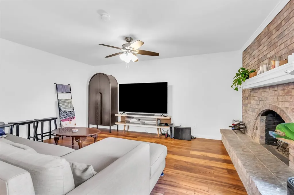 1901 Paxton Drive Carrollton TX 75007