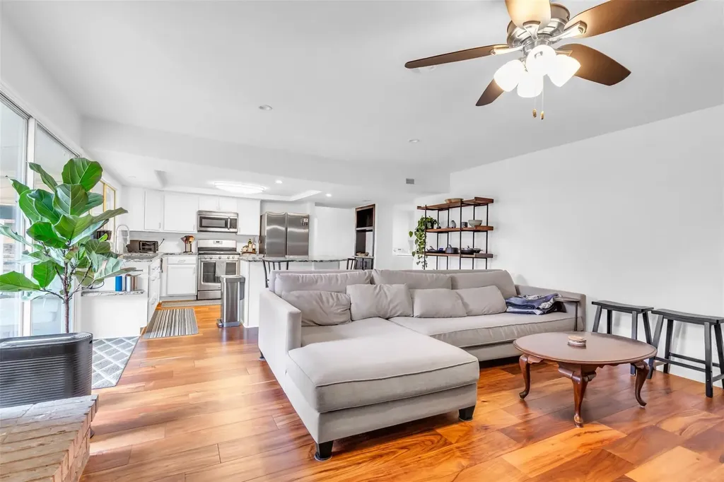 1901 Paxton Drive Carrollton TX 75007