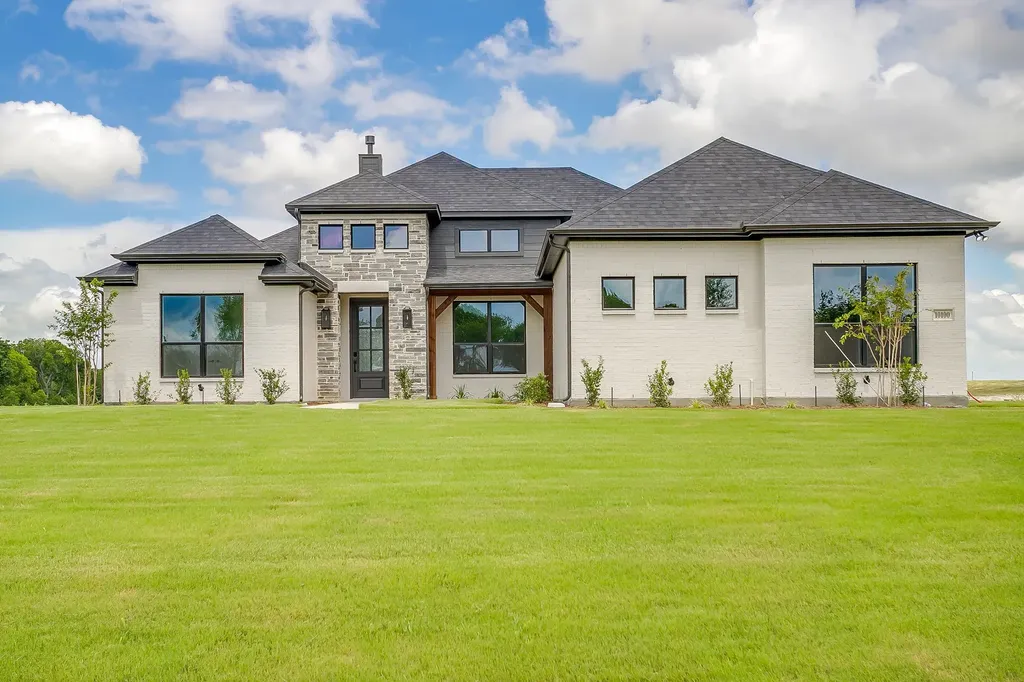 1011 Bartlett Peak Drive Waxahachie TX 75167