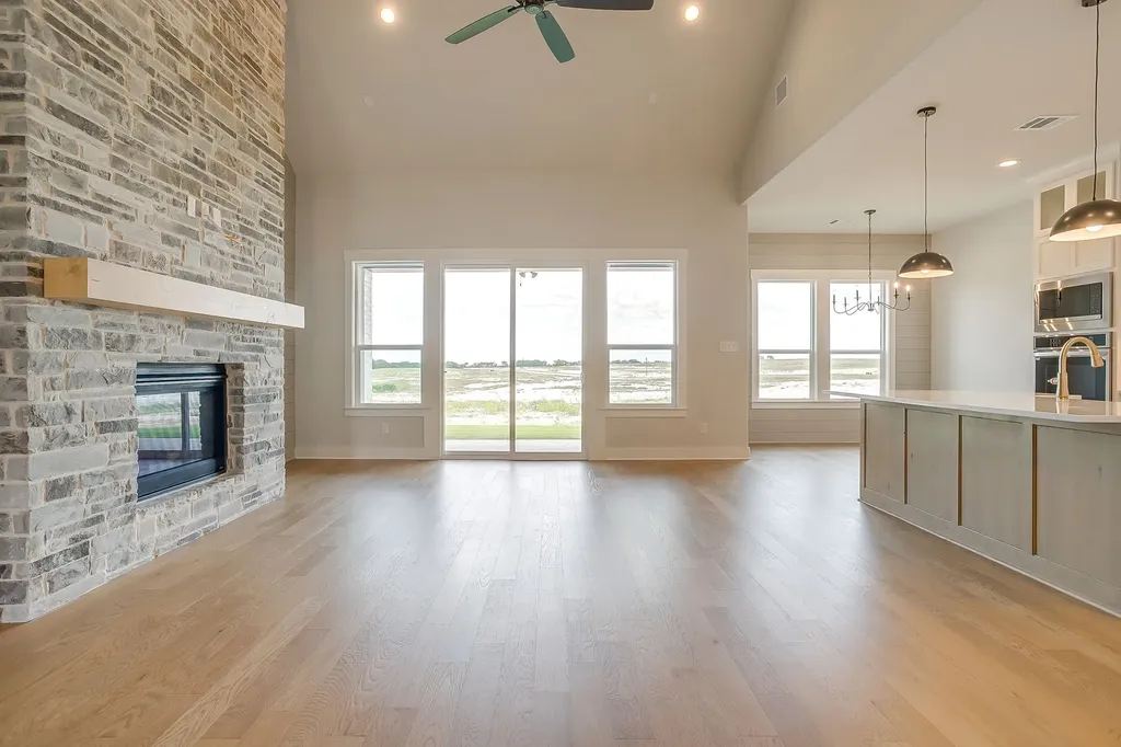 1011 Bartlett Peak Drive Waxahachie TX 75167
