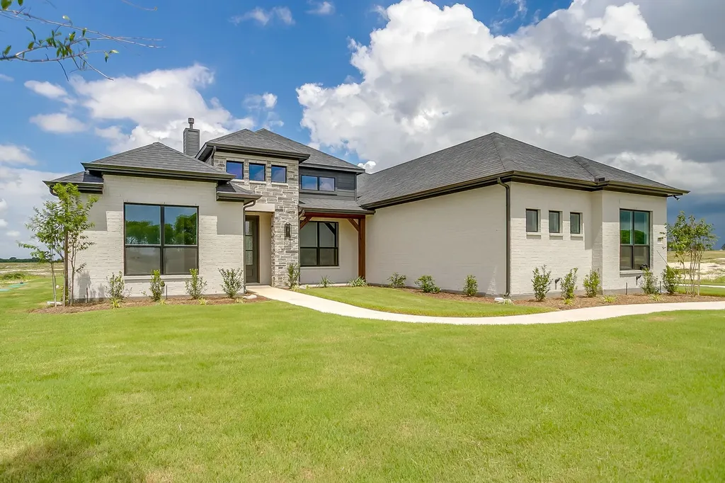 1011 Bartlett Peak Drive Waxahachie TX 75167