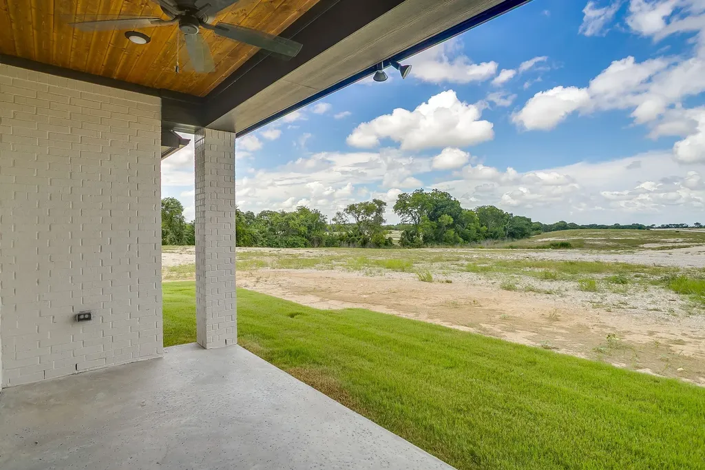 1011 Bartlett Peak Drive Waxahachie TX 75167