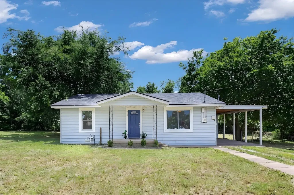 112 W Oconnell Street Howe TX 75459