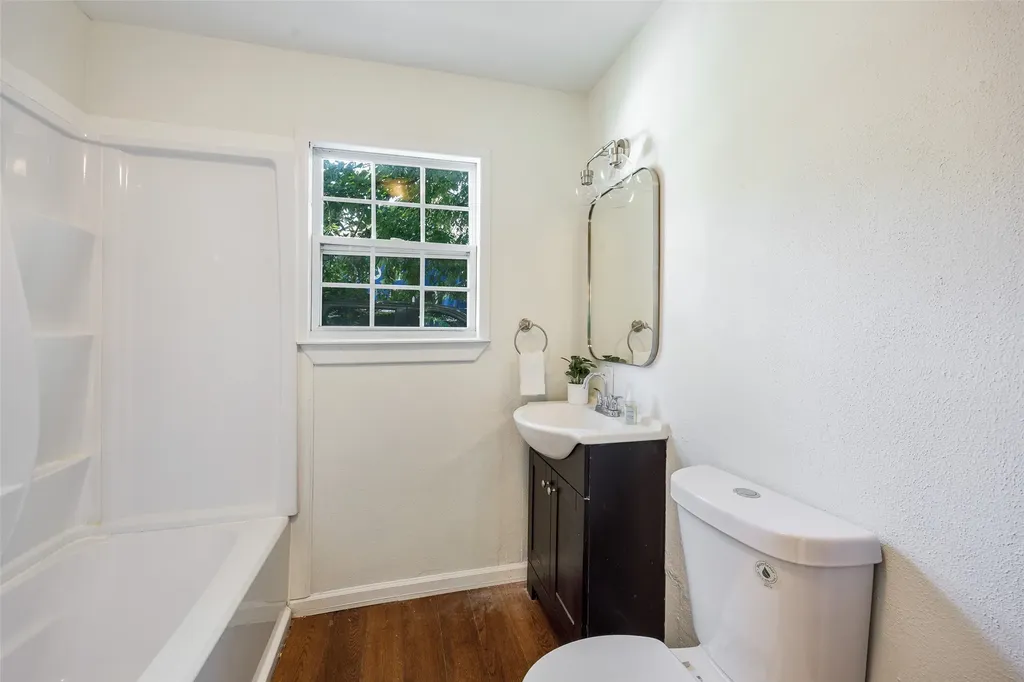 112 W Oconnell Street Howe TX 75459