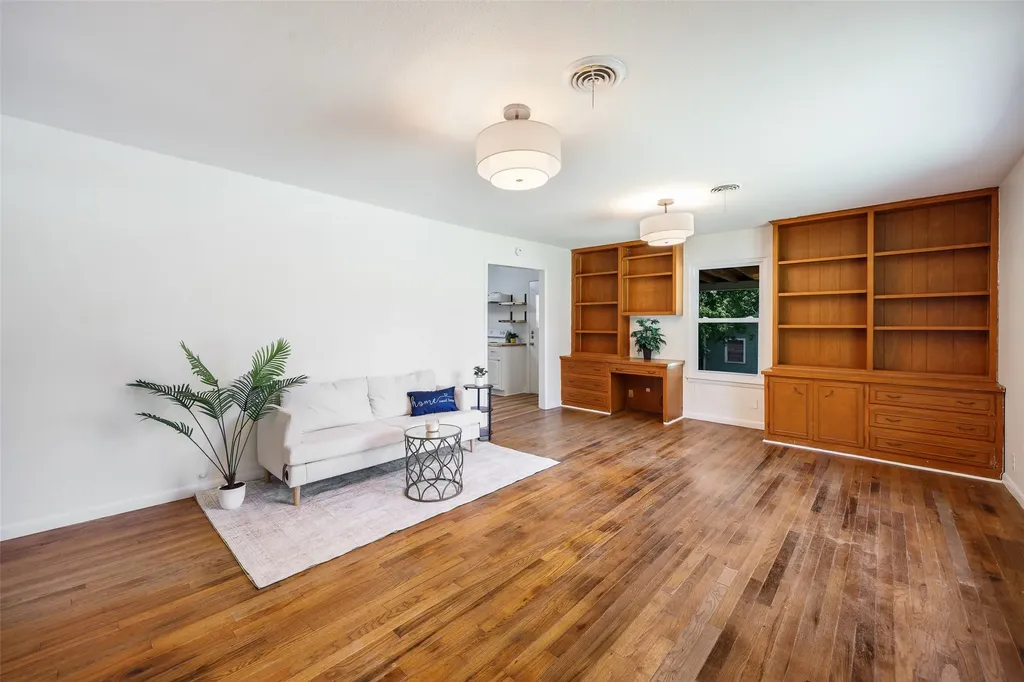 112 W Oconnell Street Howe TX 75459