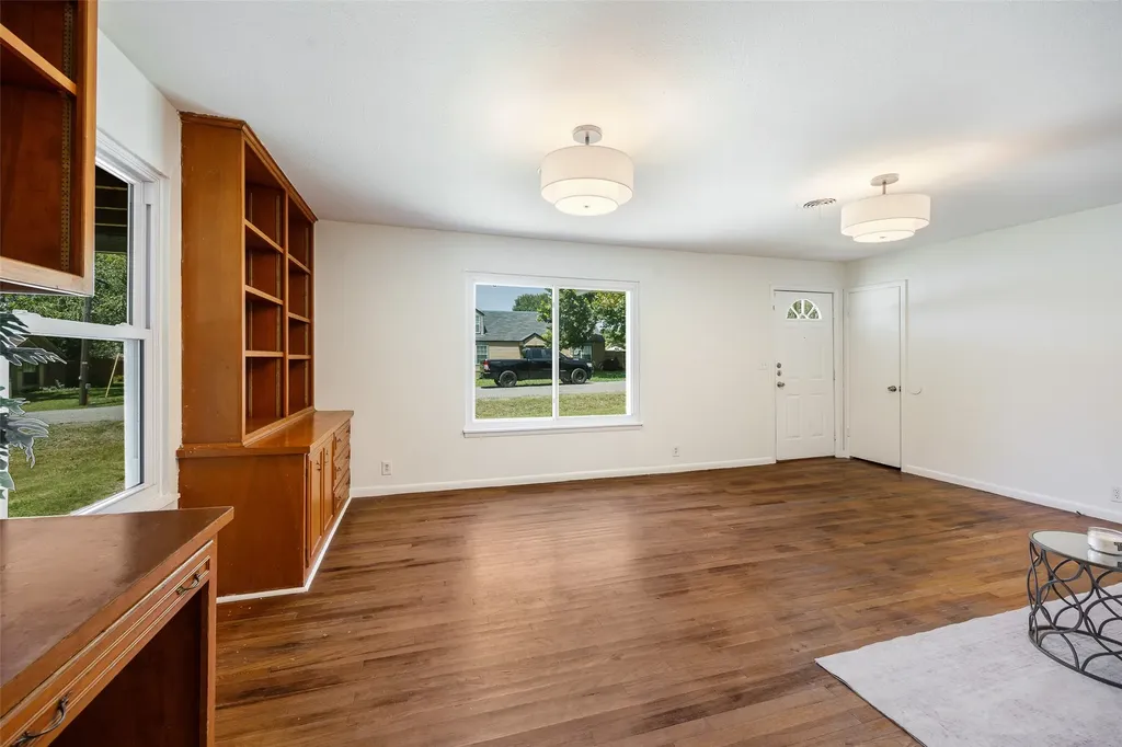 112 W Oconnell Street Howe TX 75459