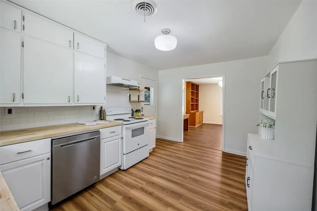 112 W Oconnell Street Howe TX 75459