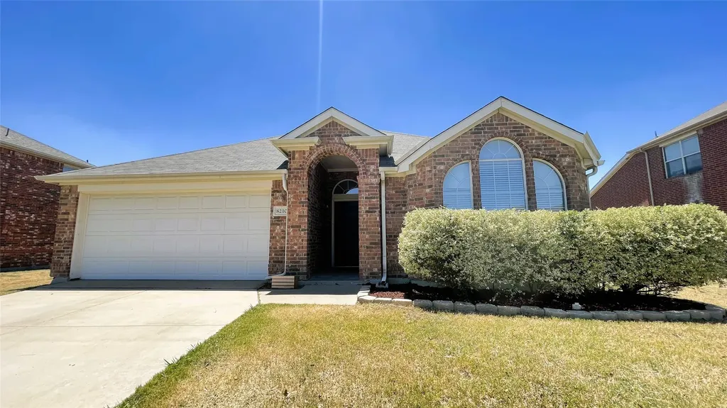8210 Mossberg Drive Arlington TX 76002