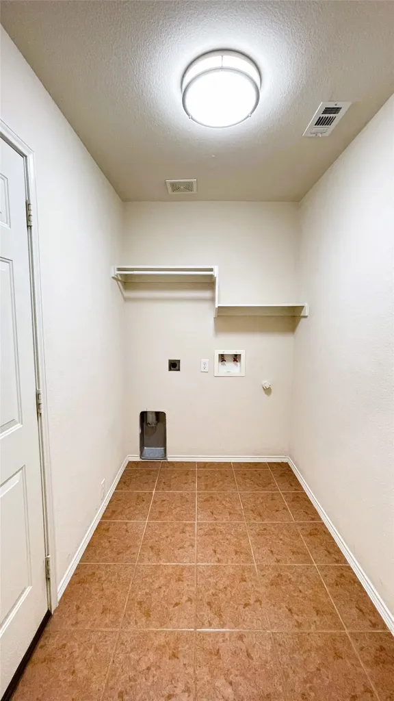 8210 Mossberg Drive Arlington TX 76002