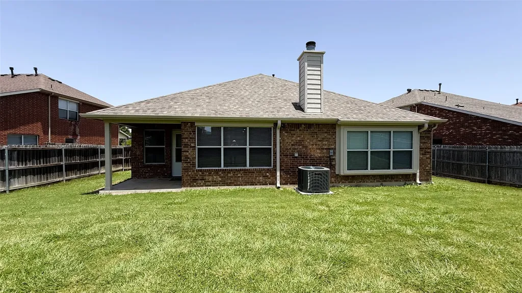 8210 Mossberg Drive Arlington TX 76002