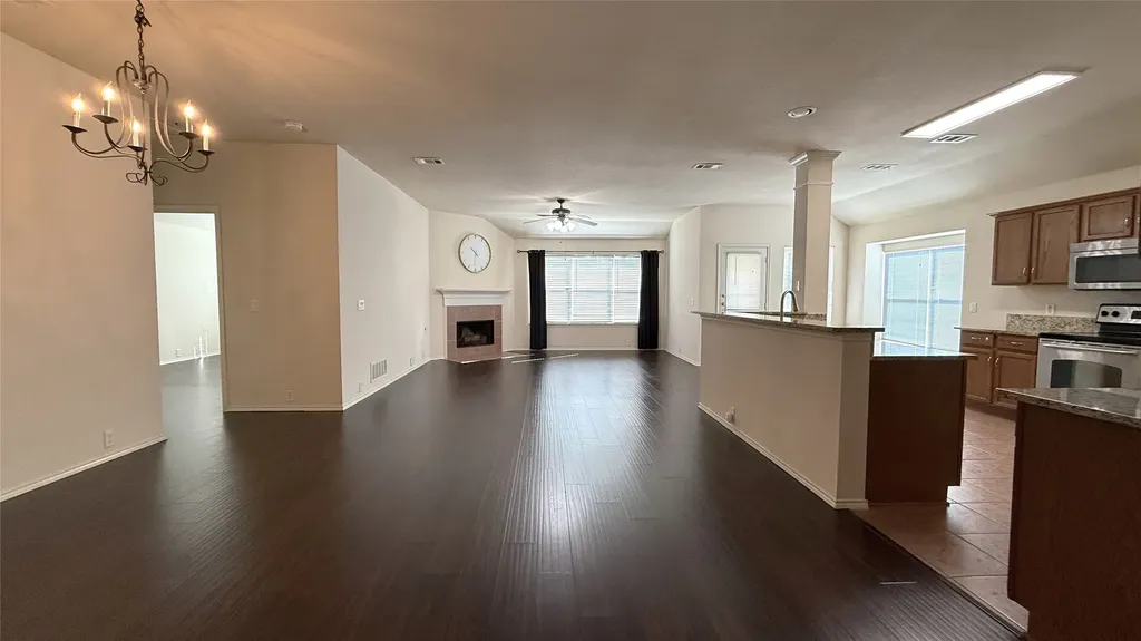 8210 Mossberg Drive Arlington TX 76002