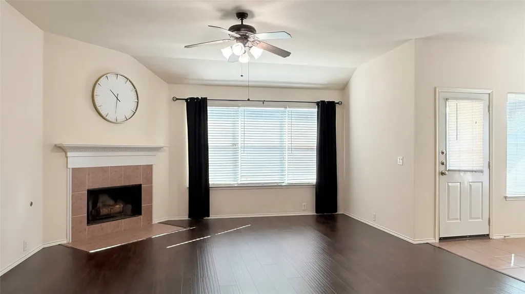 8210 Mossberg Drive Arlington TX 76002