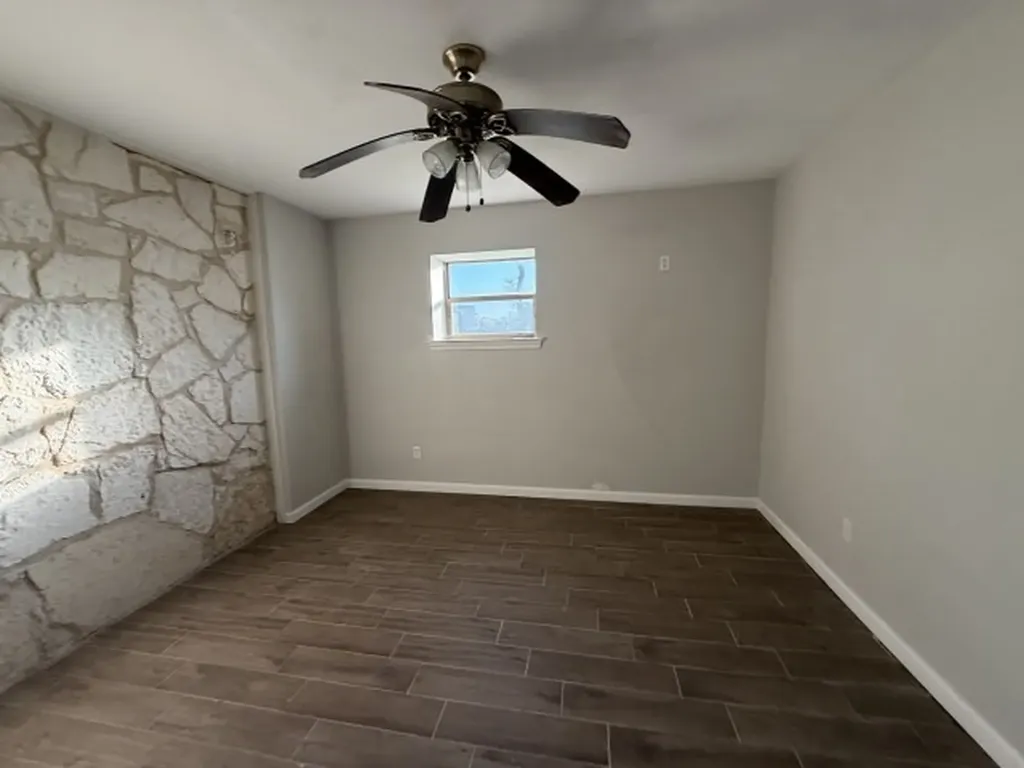 1125 Lakeshore Drive Canyon Lake TX 78133