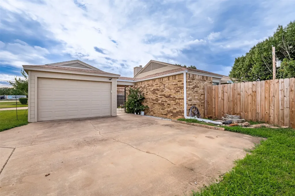 4615 Timber Run Drive Arlington TX 76001