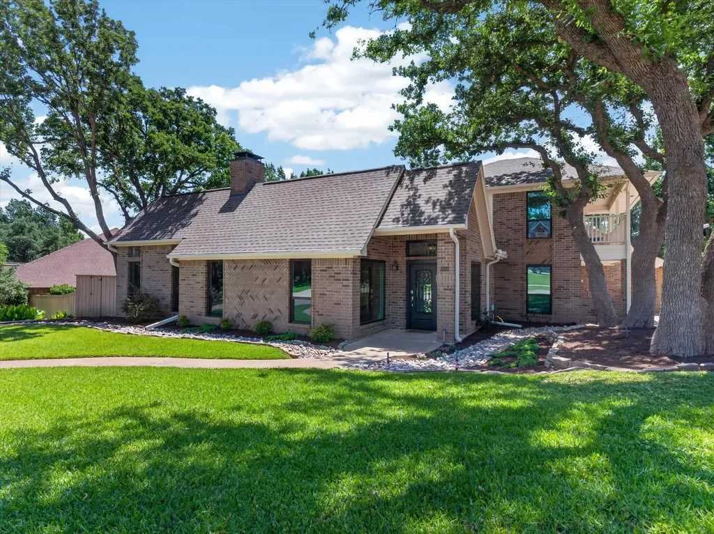 1515 Mission Hills Lane Corinth TX 76210