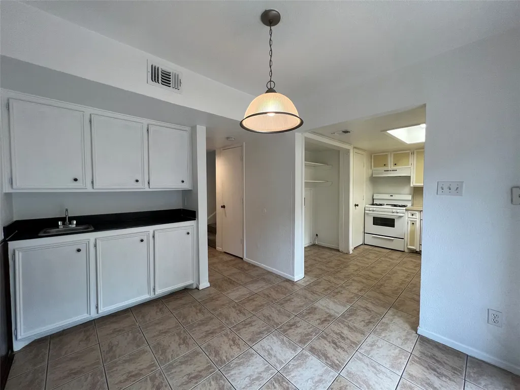 1908 Camden Court Denton TX 76205