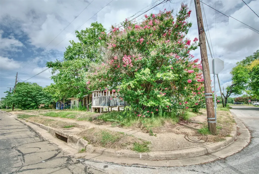 600 Hatton Street Waco TX 76704