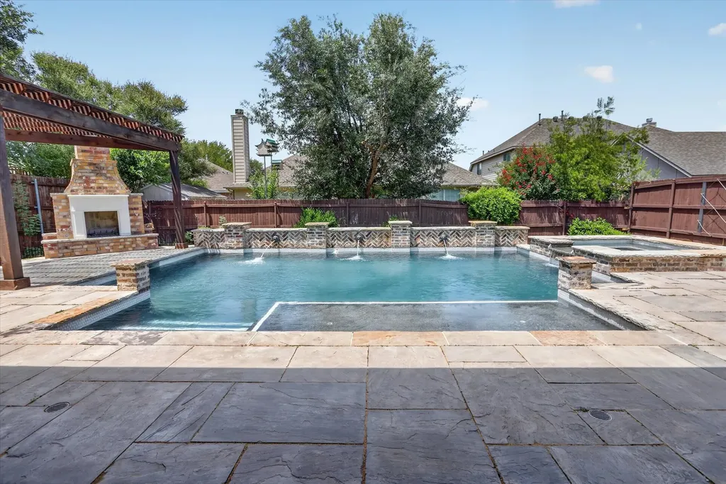 504 Castlebrook Court Saginaw TX 76179
