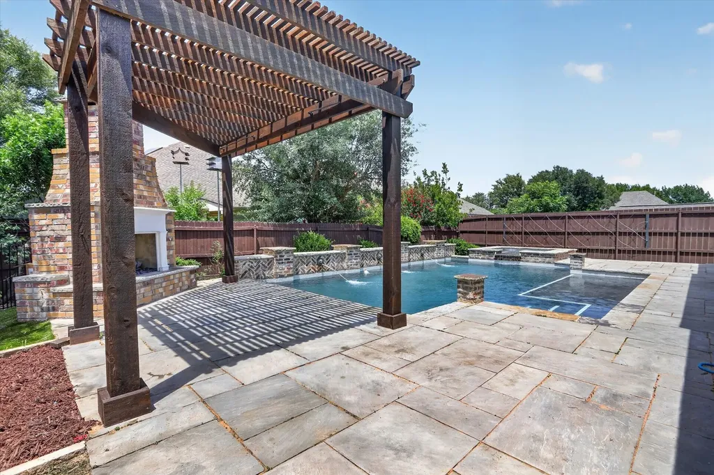 504 Castlebrook Court Saginaw TX 76179