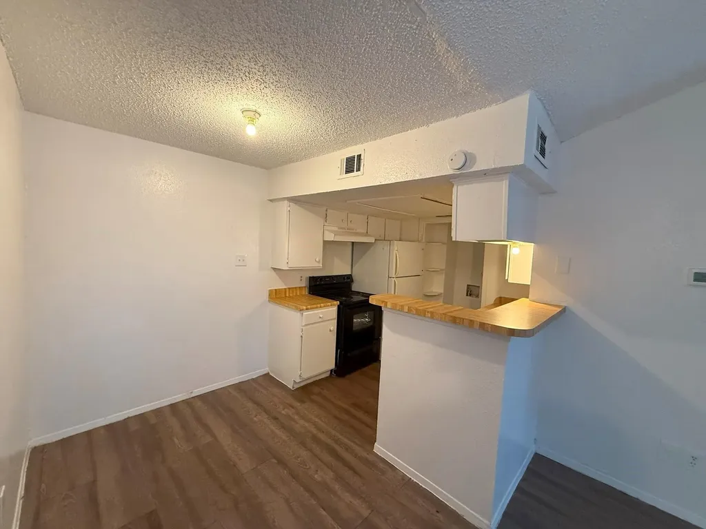 7152 Fair Oaks Avenue Dallas TX 75231