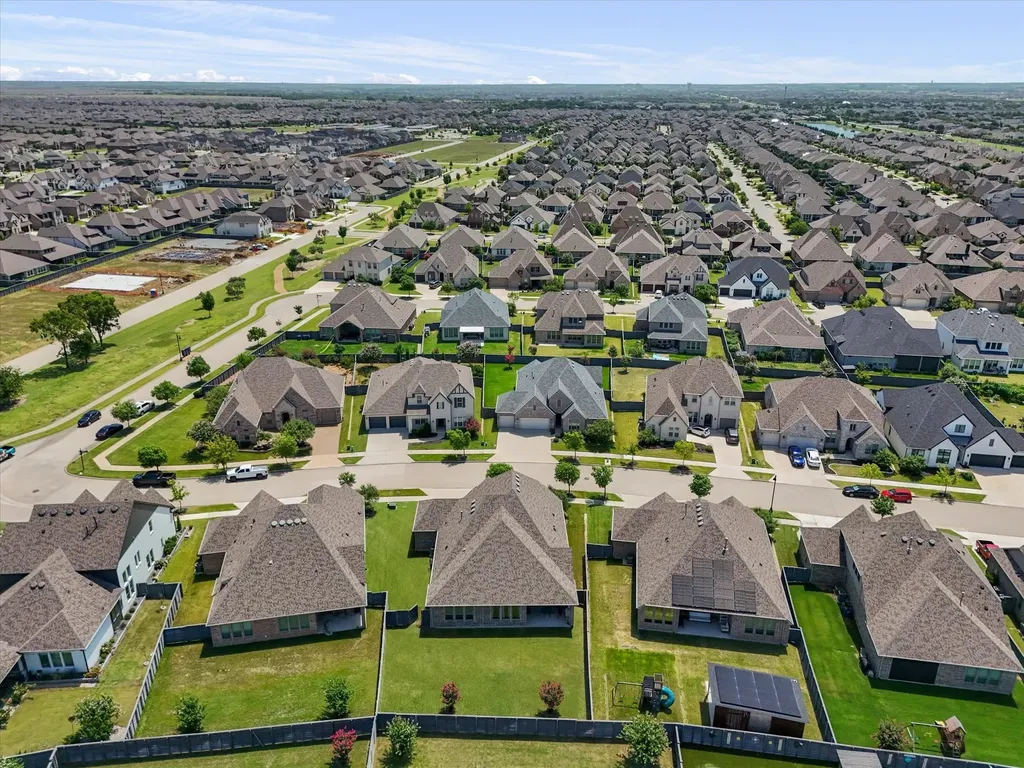 7025 Central Court Little Elm TX 76227