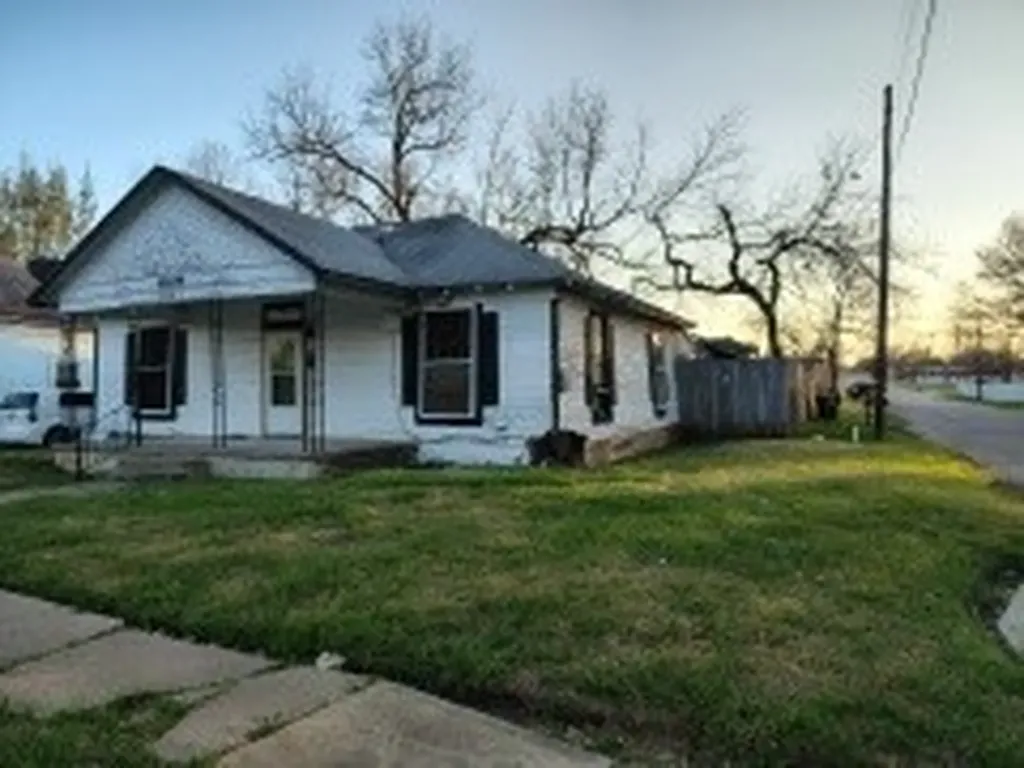 1001 S 16 Street Waco TX 76706