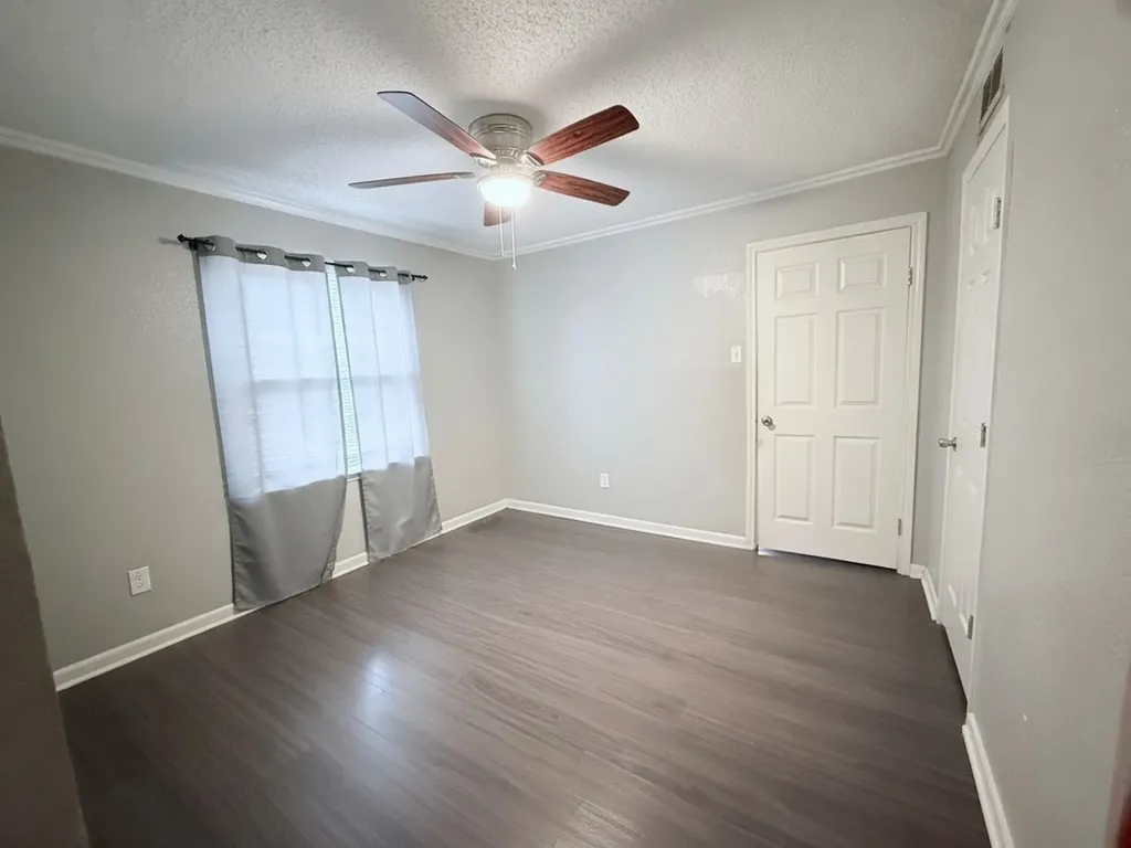 1706 Martin Luther Drive Arlington TX 76010