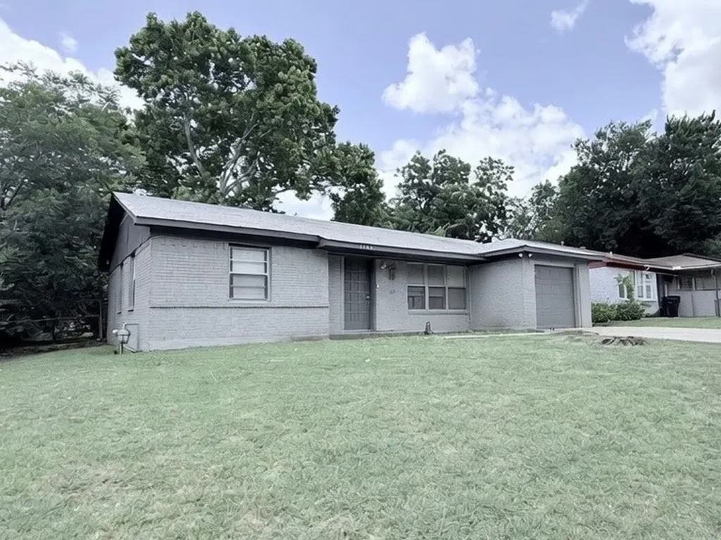1706 Martin Luther Drive Arlington TX 76010