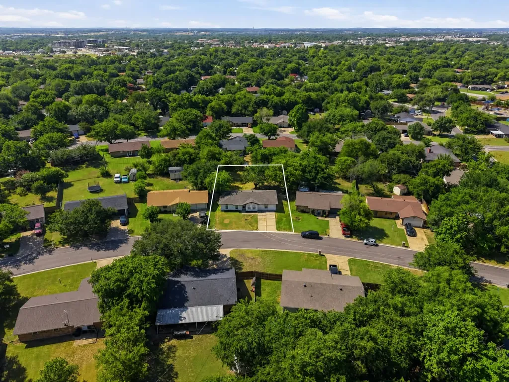 318 NE Michael Drive Burleson TX 76028