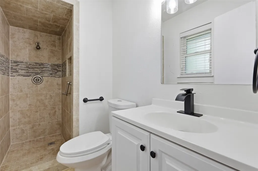 318 NE Michael Drive Burleson TX 76028