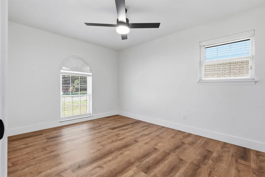 318 NE Michael Drive Burleson TX 76028
