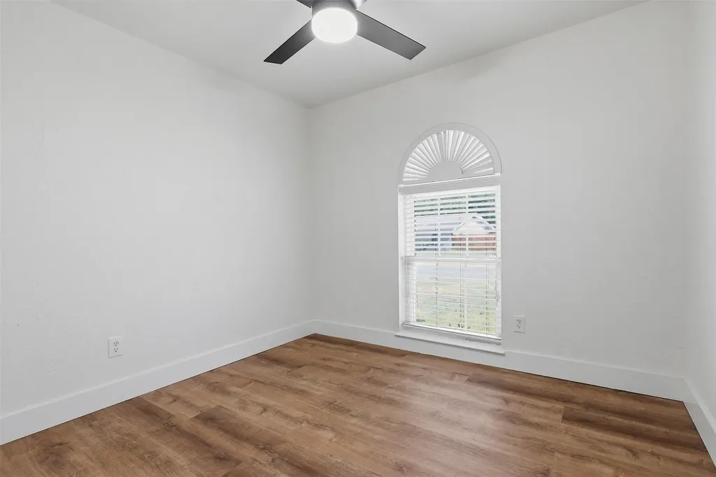 318 NE Michael Drive Burleson TX 76028