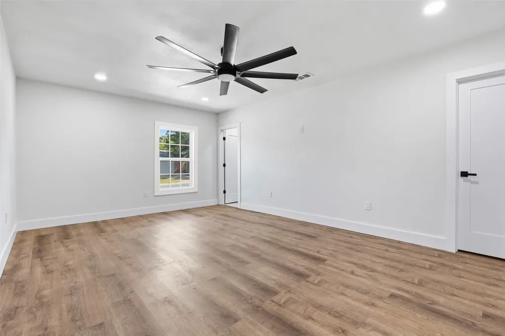 318 NE Michael Drive Burleson TX 76028