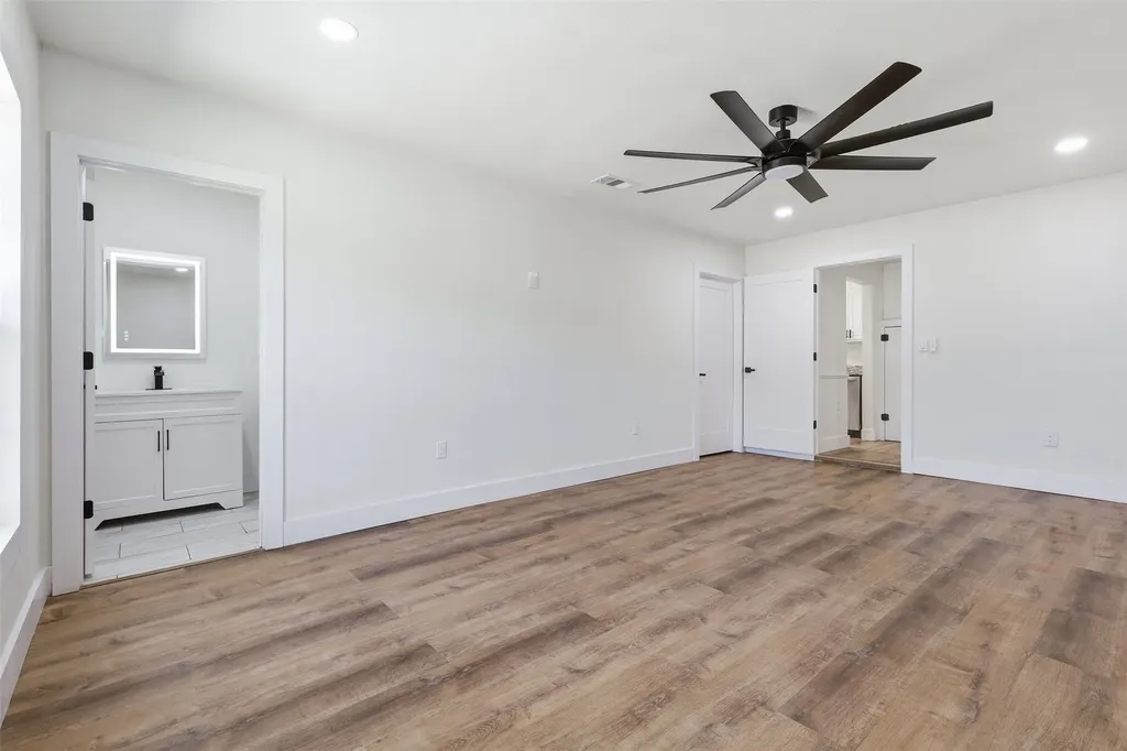 318 NE Michael Drive Burleson TX 76028