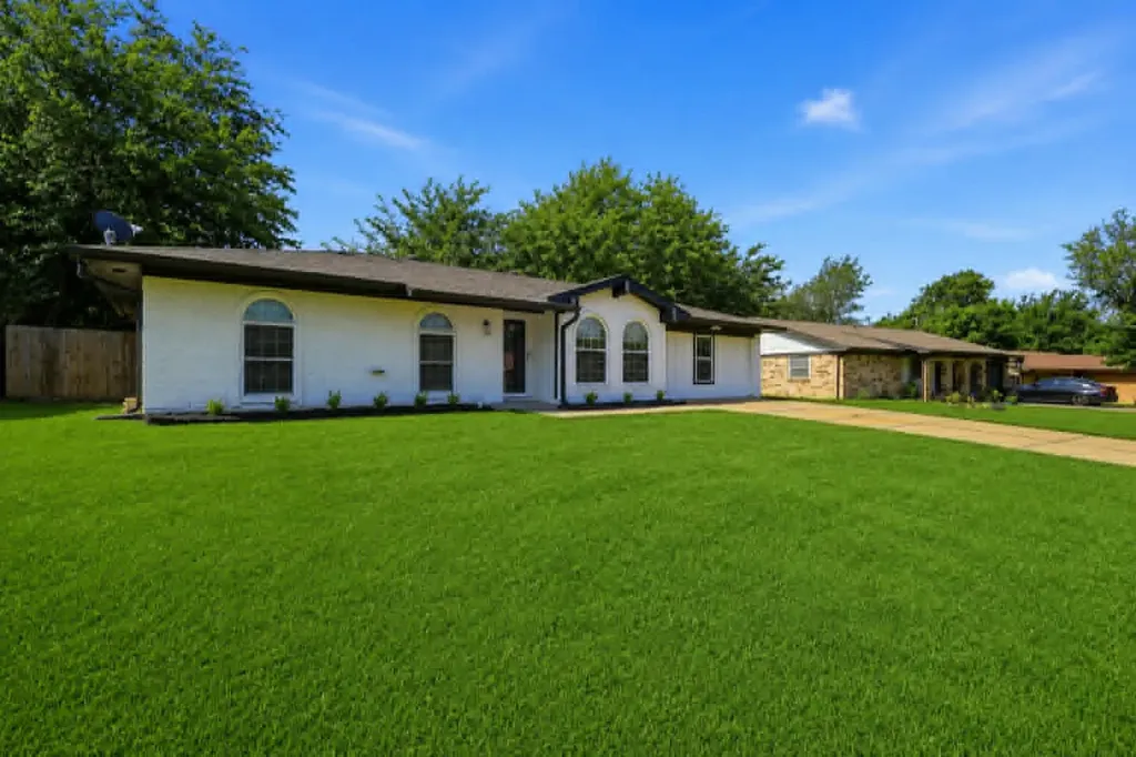 318 NE Michael Drive Burleson TX 76028
