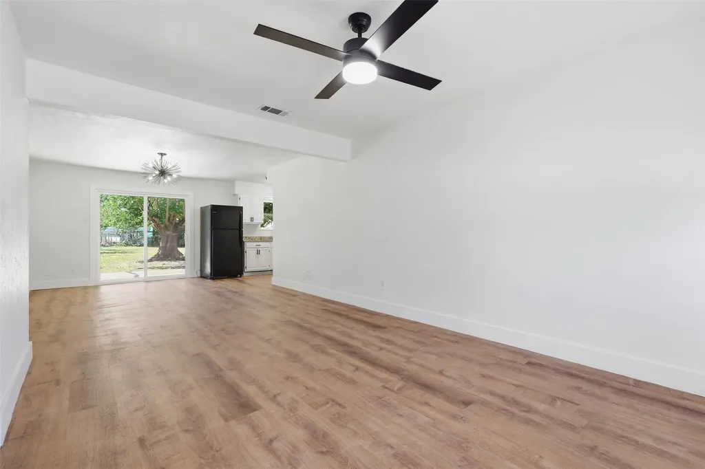 318 NE Michael Drive Burleson TX 76028