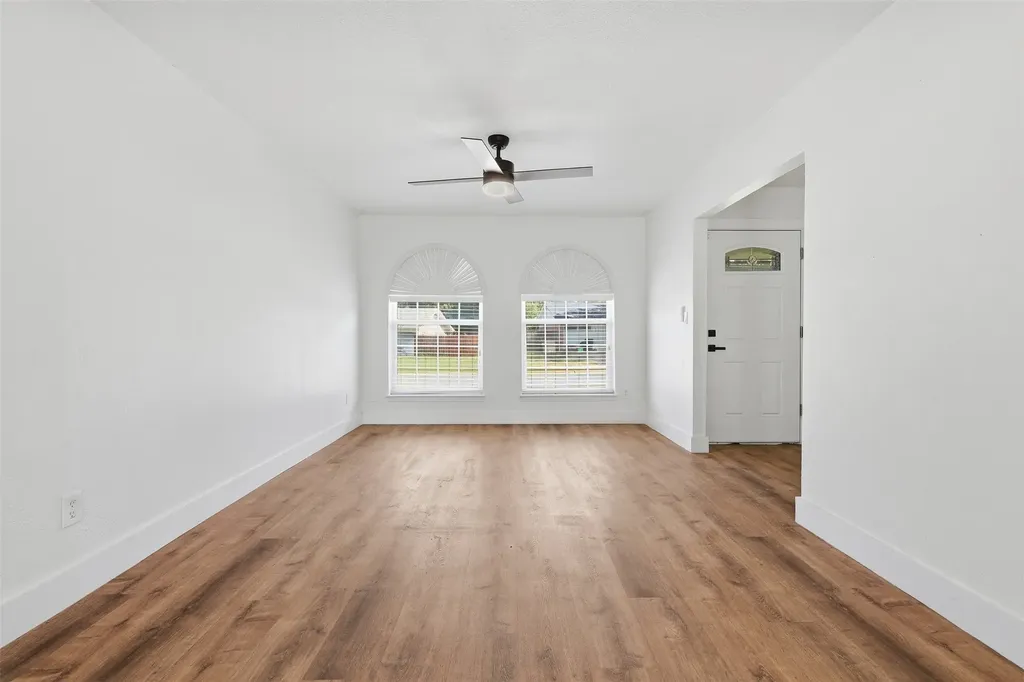 318 NE Michael Drive Burleson TX 76028