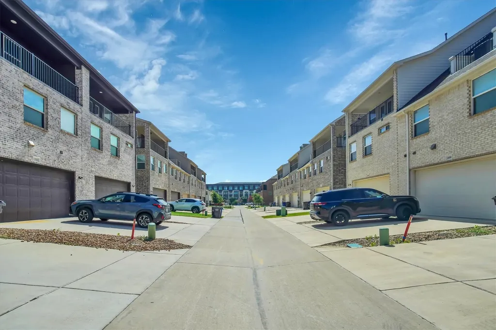 1900 Melinda Lane Farmers Branch TX 75234