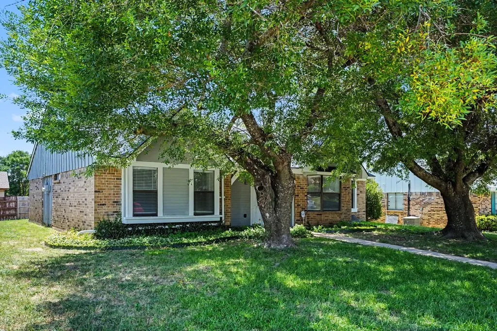1022 Cedar Run Drive Duncanville TX 75137