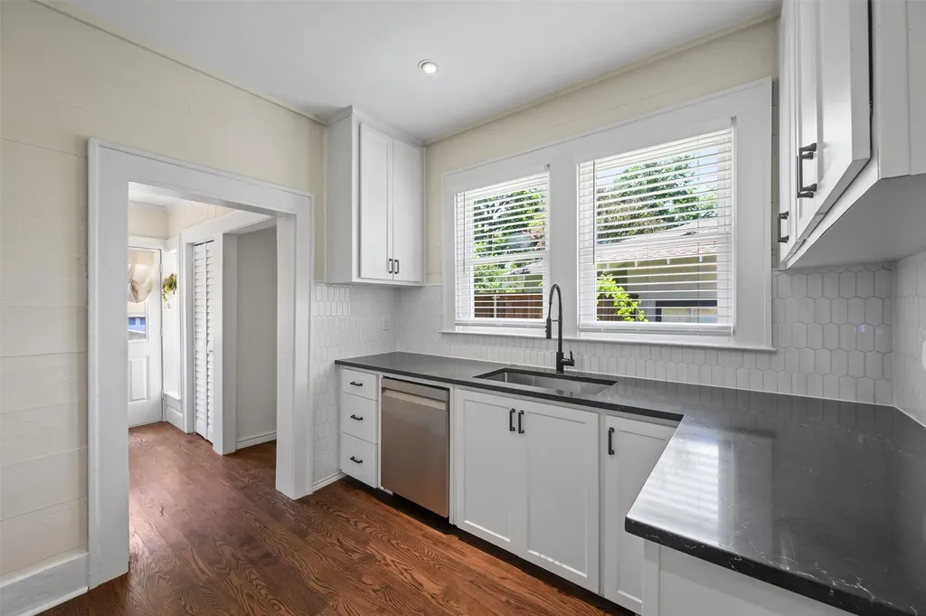 5720 Tremont Street Dallas TX 75214