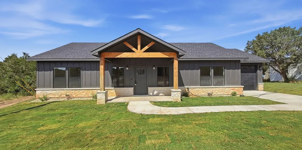 2310 Morningside Drive Granbury TX 76048
