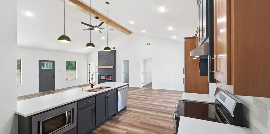2310 Morningside Drive Granbury TX 76048