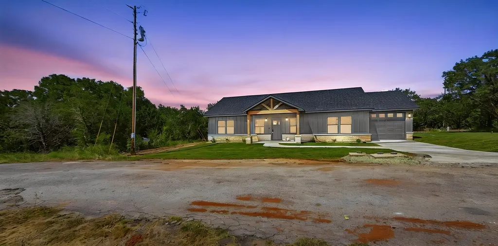 2310 Morningside Drive Granbury TX 76048