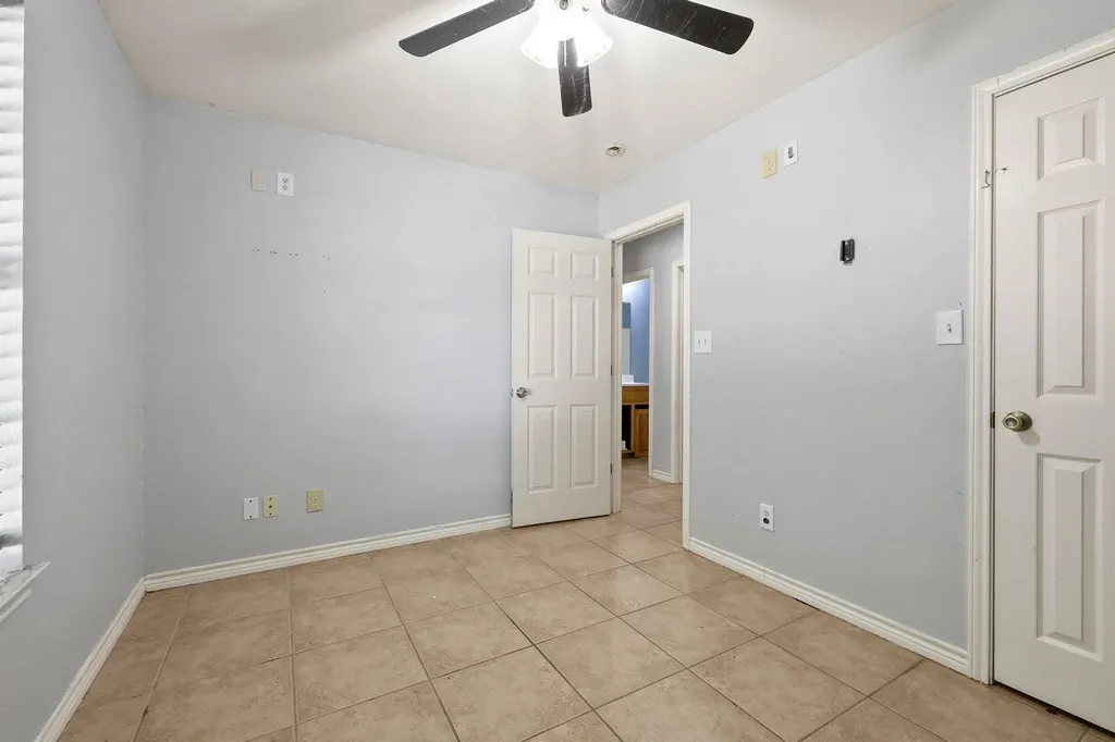 207 W South Street Whitesboro TX 76273