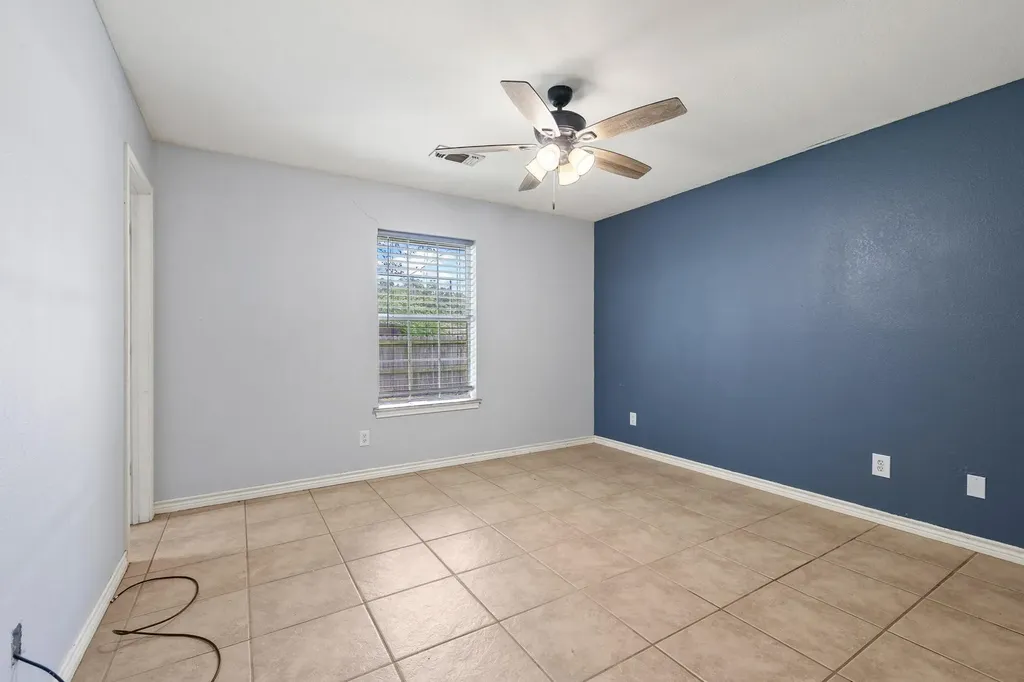 207 W South Street Whitesboro TX 76273