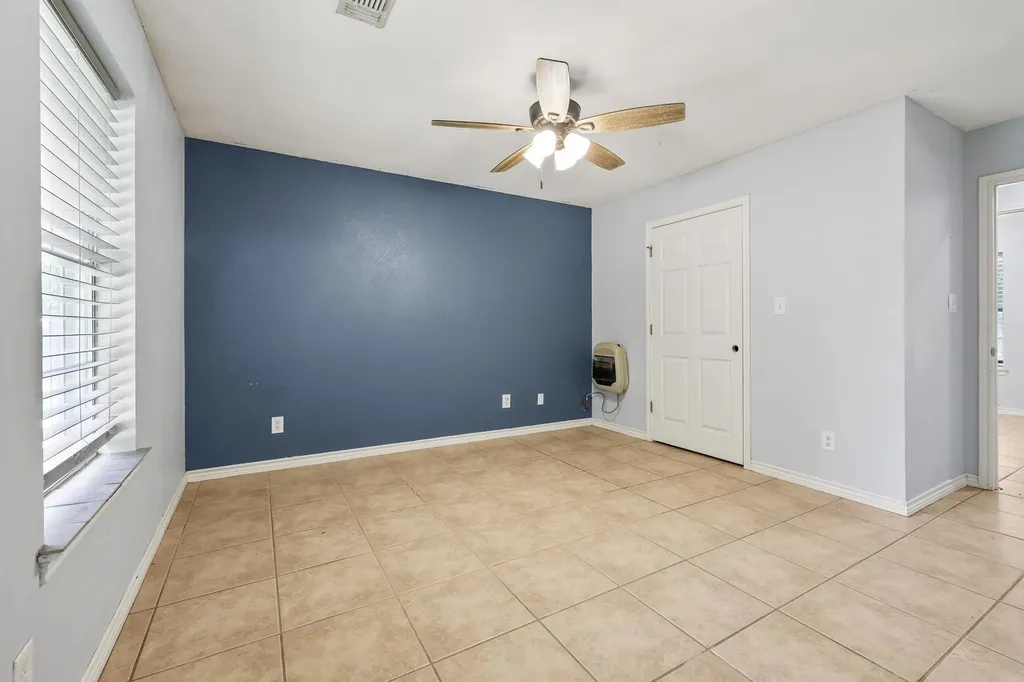 207 W South Street Whitesboro TX 76273