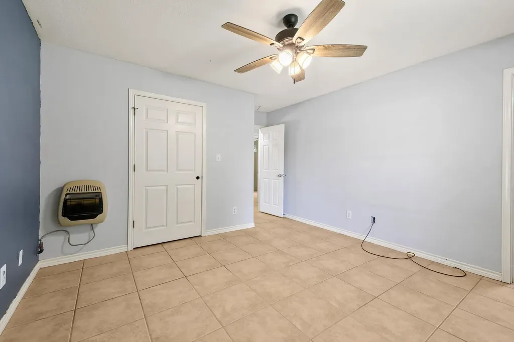 207 W South Street Whitesboro TX 76273