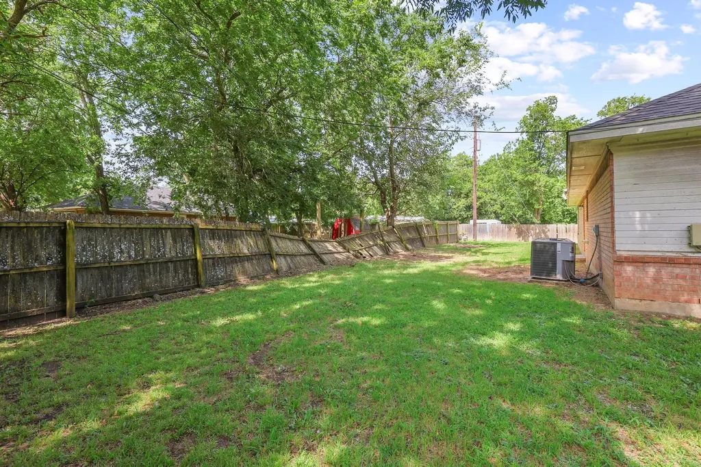 207 W South Street Whitesboro TX 76273